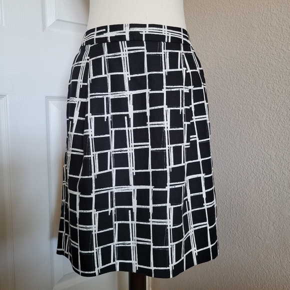 GAP Abstract B&W Mini Skirt With Pockets Size 10 - Picture 1 of 10